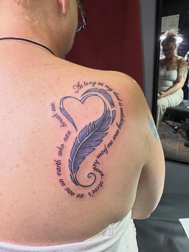 🪶 #auburn #opelika #tattooartists #papacaninkartandtattoos