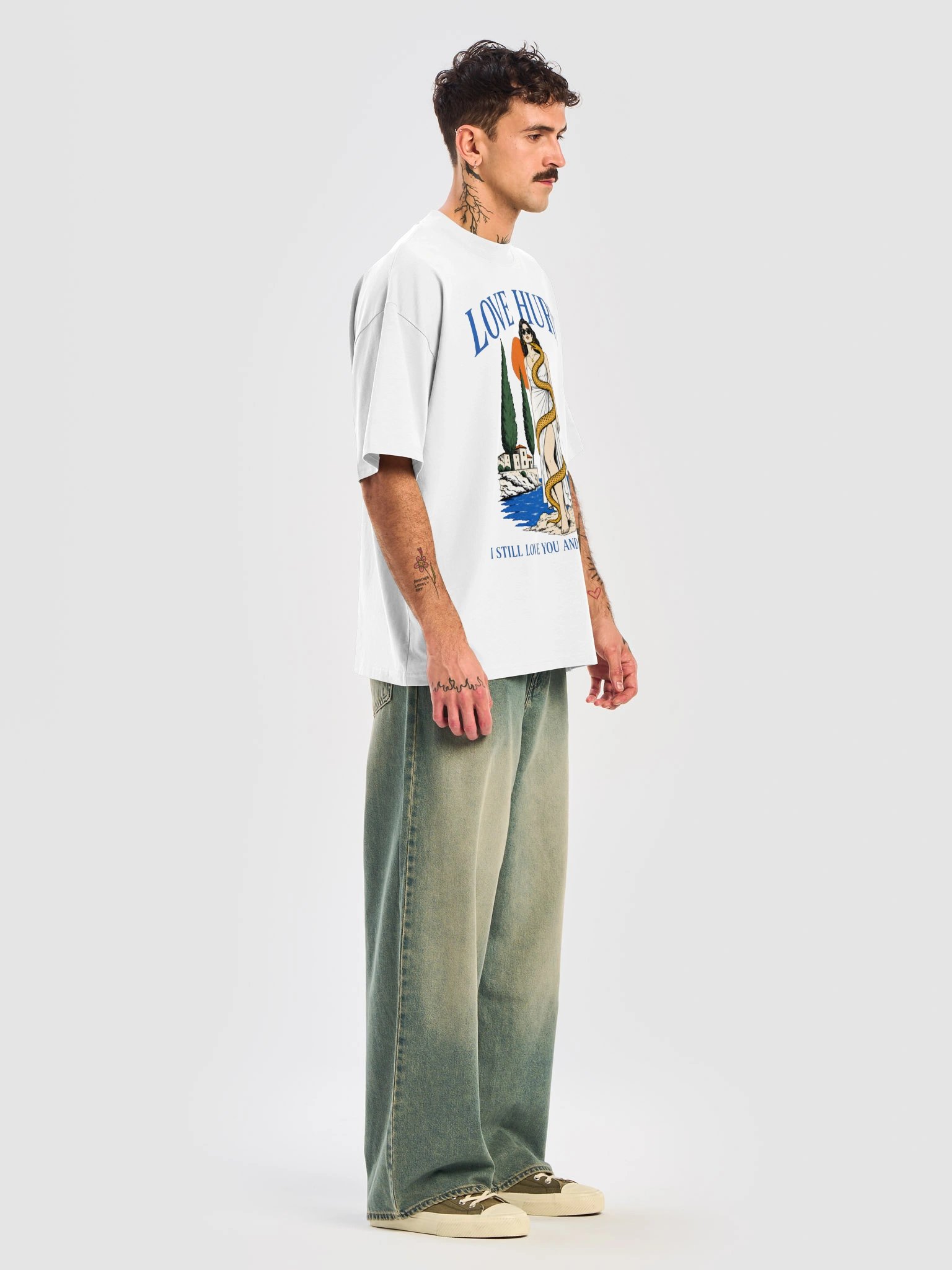 T-SHIRT UNISEXE OVERSIZE ÉPAIS BIO - LOVE HURTS product image (7)