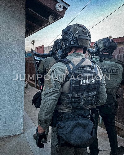 “Nothing but gangsters on my side.”

📷: Anonymous
