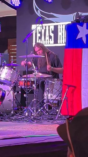 This guy is badass on the drums! 
@joeymandigodrums
@thcofficial @louderthanlifefest

#drums #drummer #THC #hardrock #musicfe...