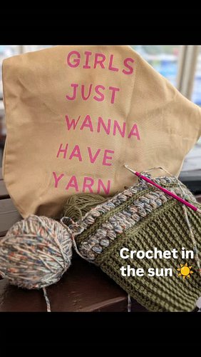 I've started to crochet some winter hats while sitting in the boiling sun. Still hanging on to my summer stripes though 🤣🥵

#...