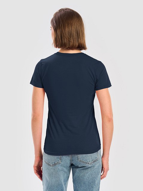 Photo showing Gildan Women's Basic Softstyle T-Shirt 