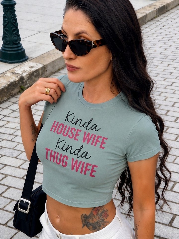 Kinda house wife crop top product image (1)