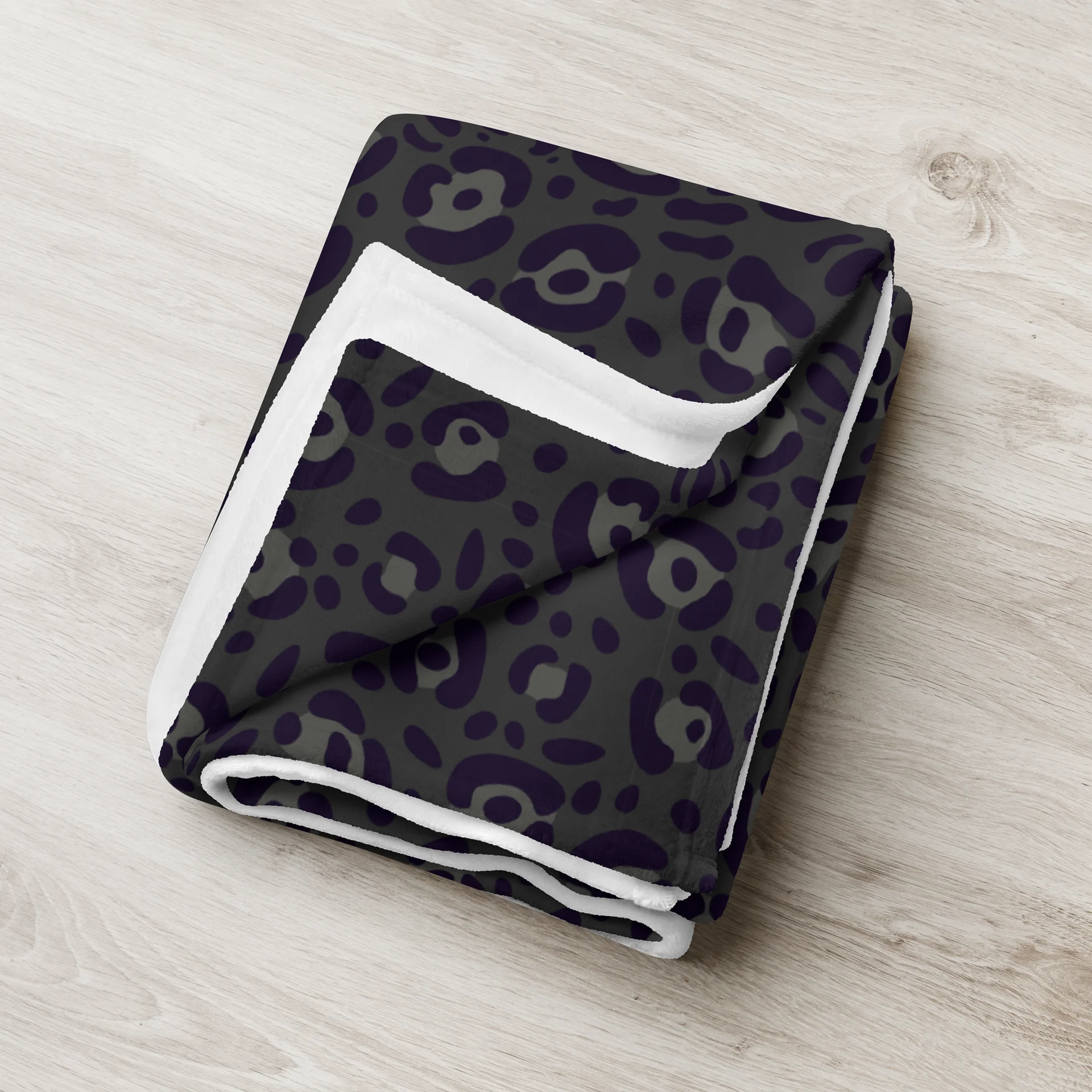 Comfortable Throw Blanket with Bold Black Leopard Print product image (3)