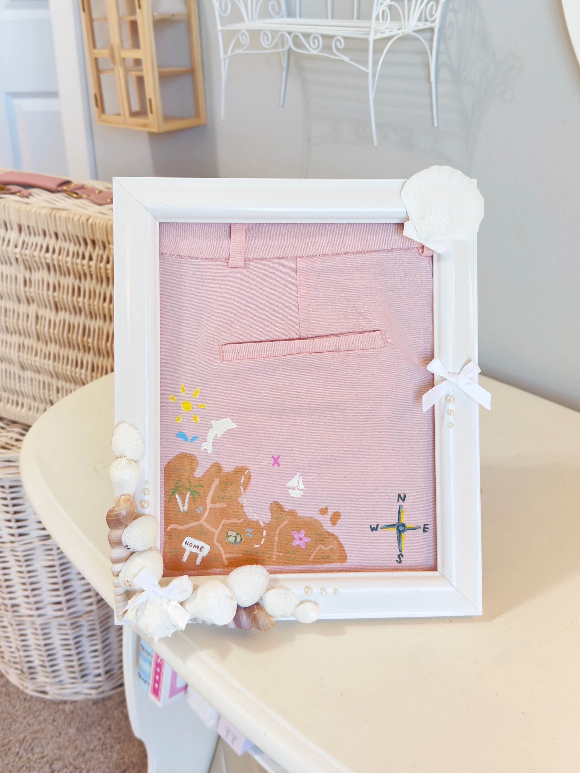 Map Pink Pocket Frame product image (1)