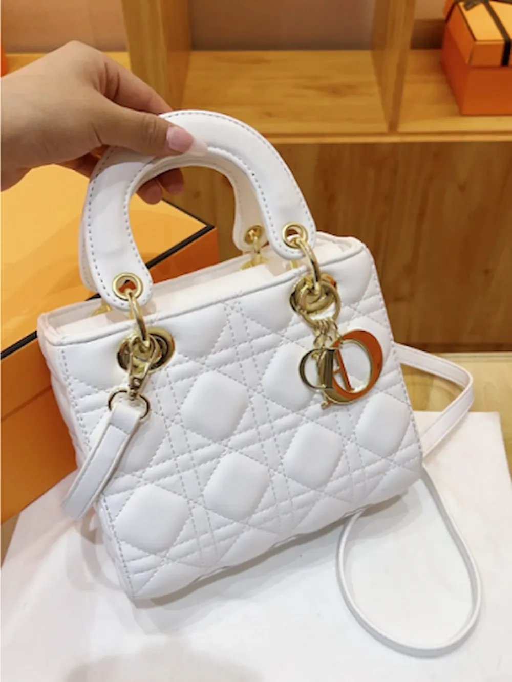 Dior High Qualtyشنطة ديور نسائية فاخرة - هاي كوالتي درجة أولى product image (1)