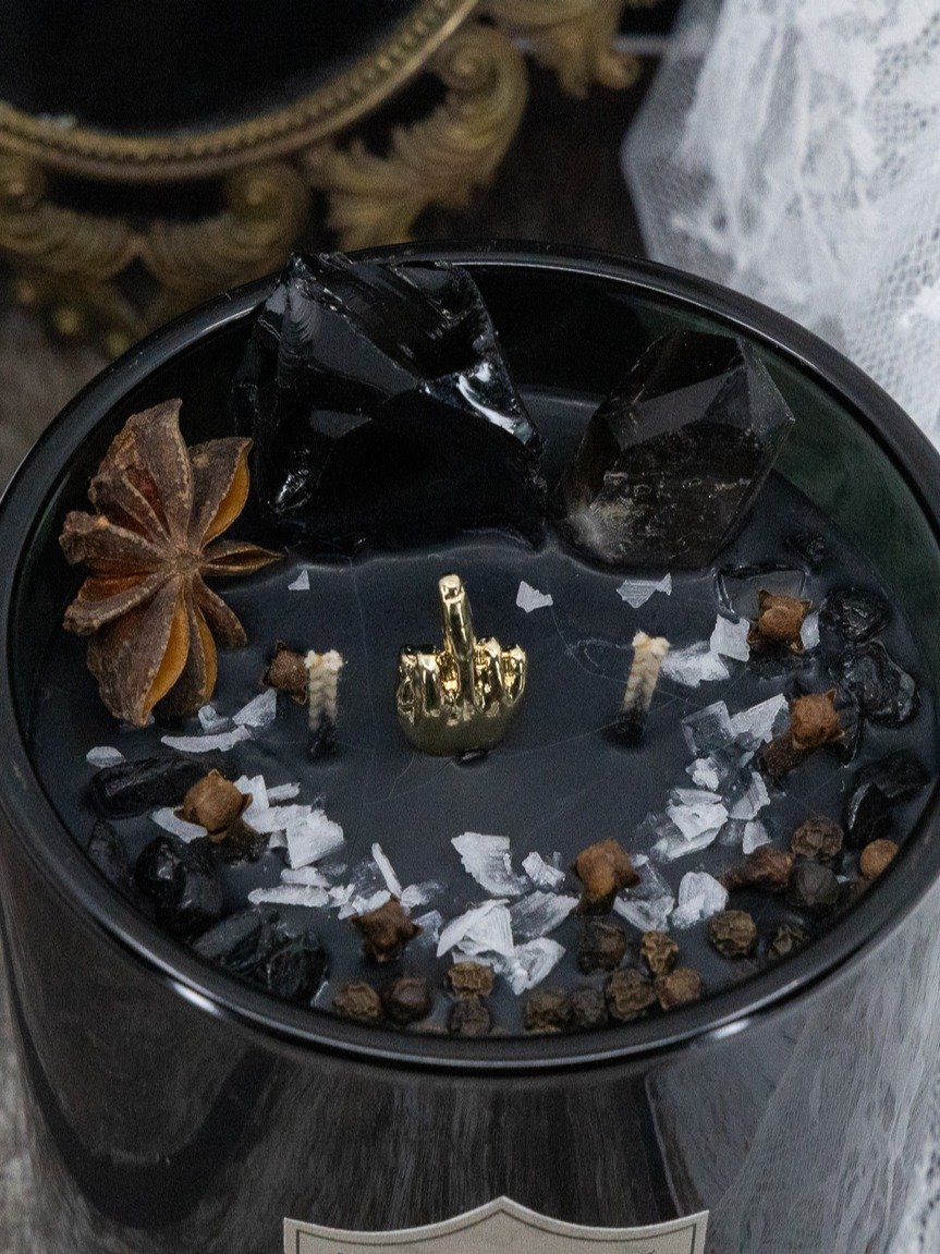 Banish That B!tch | Baneful Spell Candle product image (2)