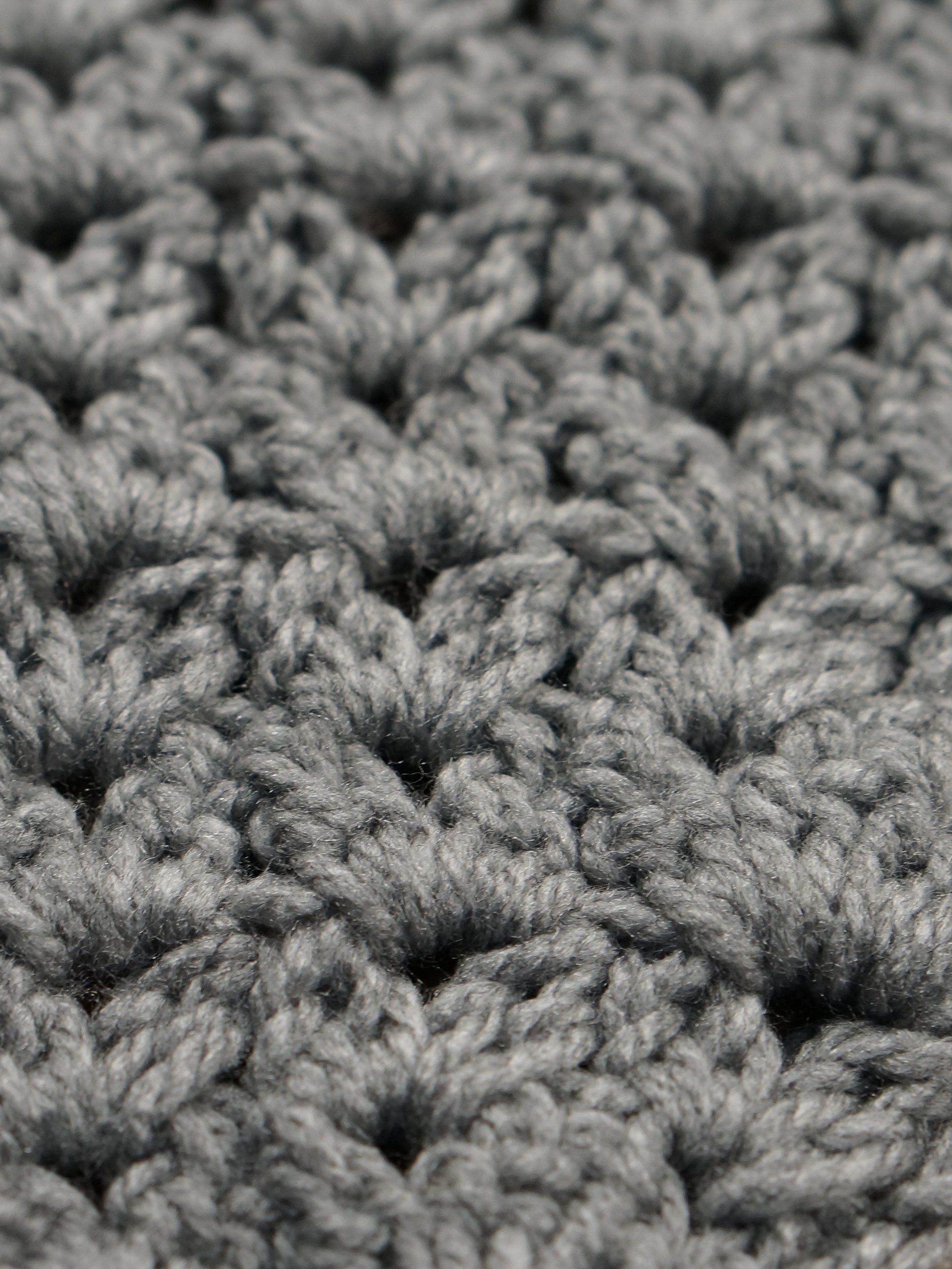 Double v stitch striped granny triangle crochet pattern product image (2)