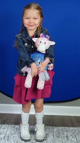 Ana talking about Acooula - age 7 💙