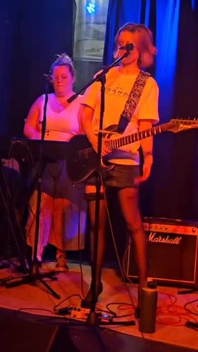 a Monday has never felt so better than after a sick weekend of music❤️ here’s a clip of our song Count and Collect!

#livemus...