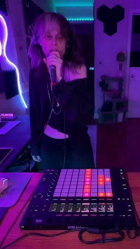 LIVE VOCALS 🎤 WITH FLANGE + DELAY FX ✨