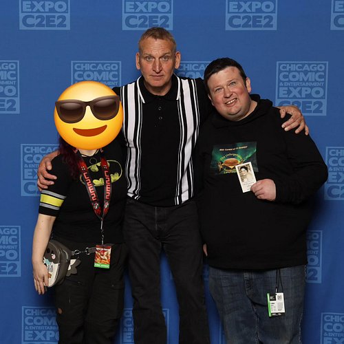 Got to meet the 9th Doctor, Christopher Eccelston this weekend at C2E2! He was a fantastic person! And if I didn't bring Nell...