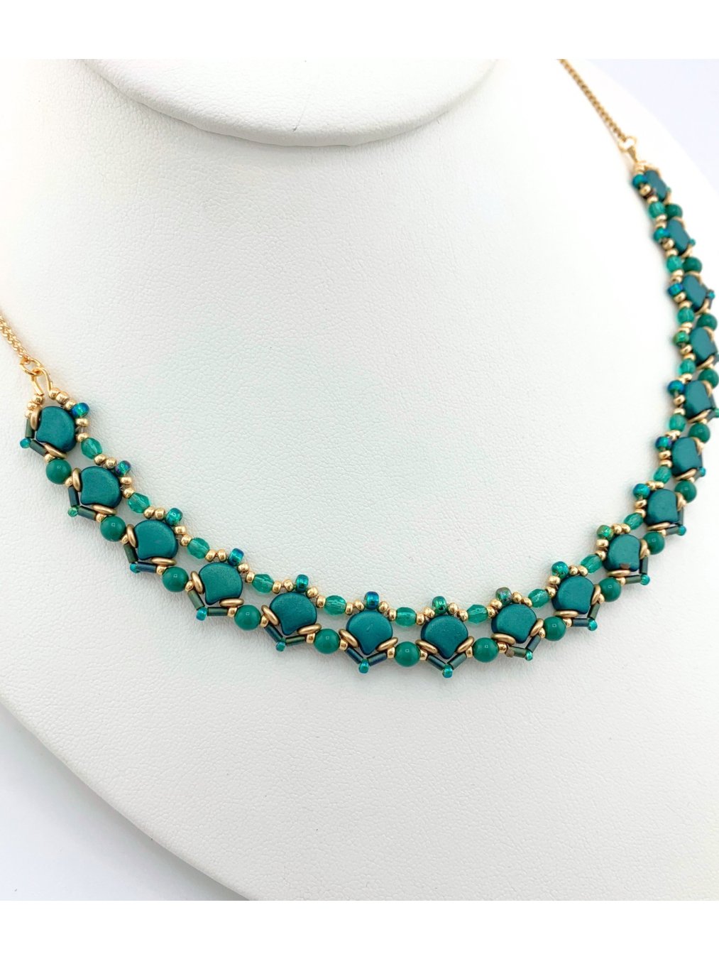 Queen’s Trellis Necklace - Green product image (3)