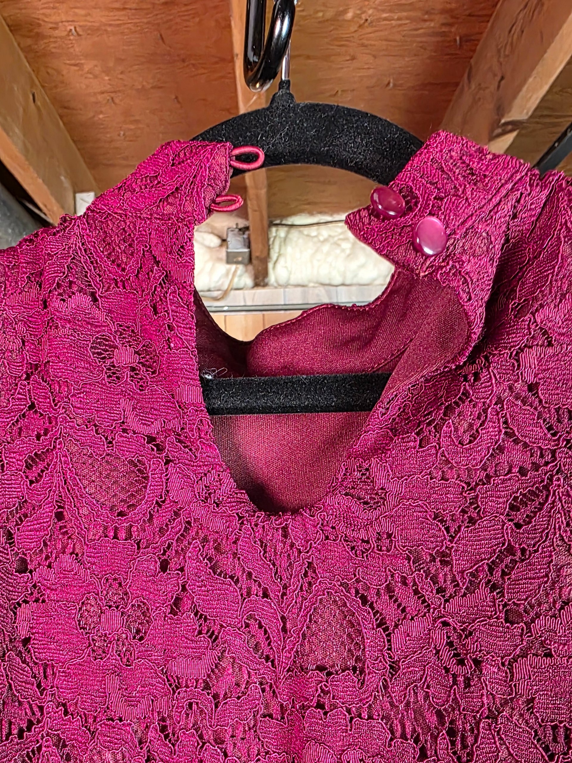 ZENZI - Size 4/5 - GENTLY USED - Maroon lace dress product image (5)