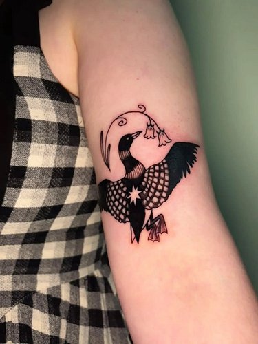 Stupid Canadian Wolf Bird 💖

Thank you to @corrinevstheworld for my gorgeous new loon and lily tattoo, I love it so much!! 🥰 ...