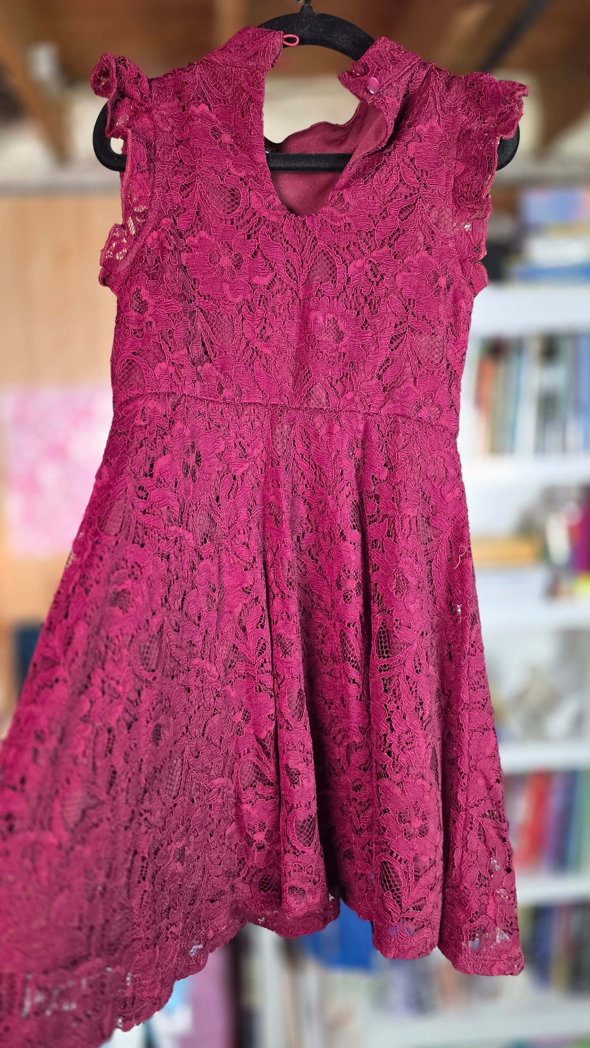 ZENZI - Size 4/5 - GENTLY USED - Maroon lace dress product image (3)