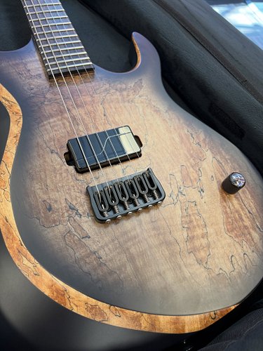 Huge shout out to @kieselguitars and @tikiguitarplayer for this AMAZING build! @kiesels_of_ig 

#kiesel #kieselguitars #kiese...