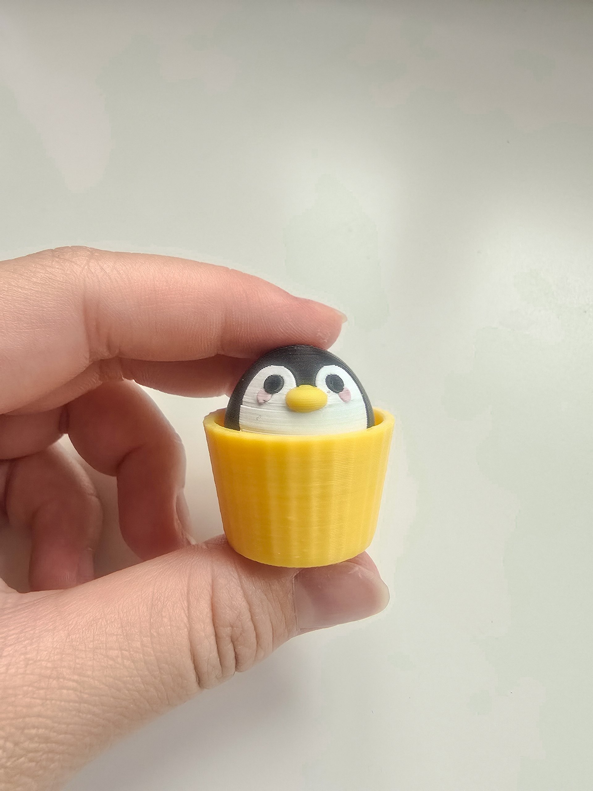 cupcake clicky keychain product image (15)