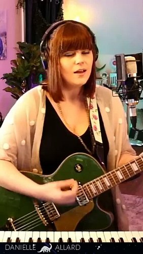 We learned and recorded this on Bastille Day. I hope you like this week's song!
.
Full video: https://youtu.be/vHmmEc_KXso 
H...