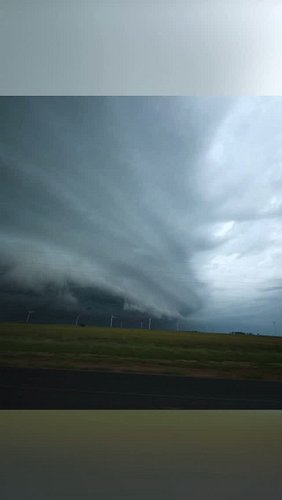 C'est une autre dimension. Parfois, c'est si spectaculaire qu'il est difficile de concevoir qu'un tel orage ait pu exister. E...