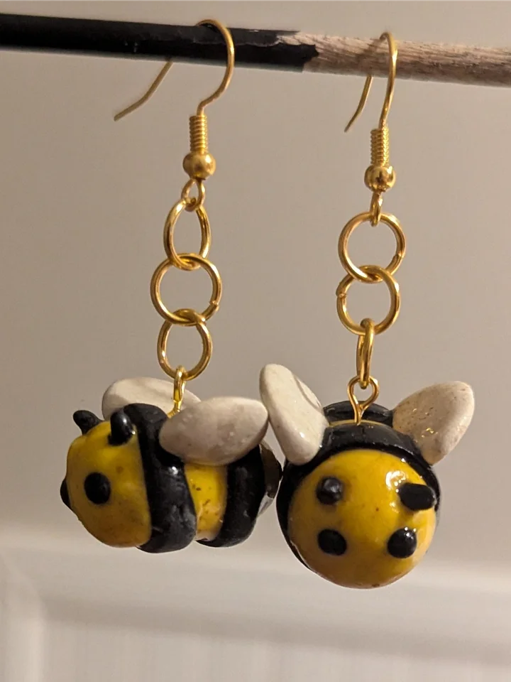 Handmade Bumblebee Earrings – Cute & Nature-Inspired! product image (1)