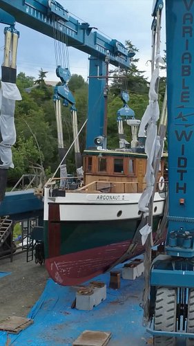 @mv_argonaut is back in the water! Launch video now up on YouTube, link in bio #woodenboat #classicboat #restoration