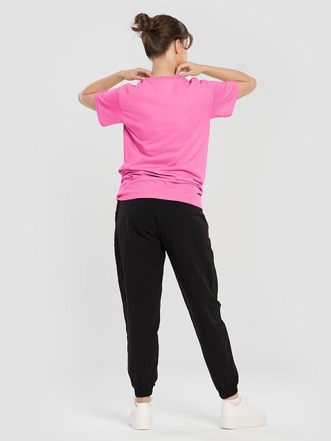 Photo showing Gildan Heavyweight T-Shirt