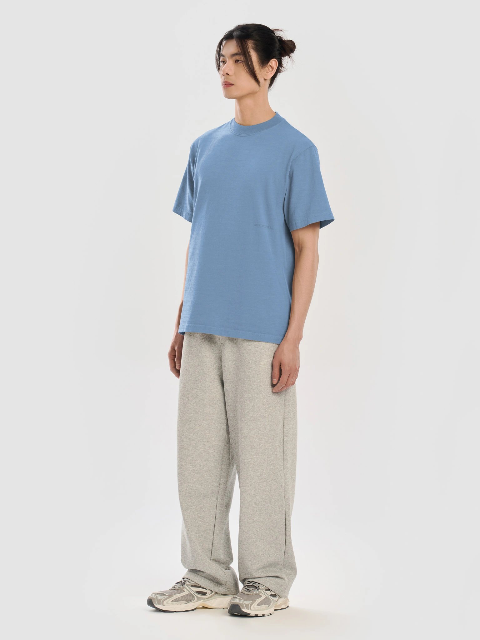TN / 001 — LOOK CLOSER. product image (7)
