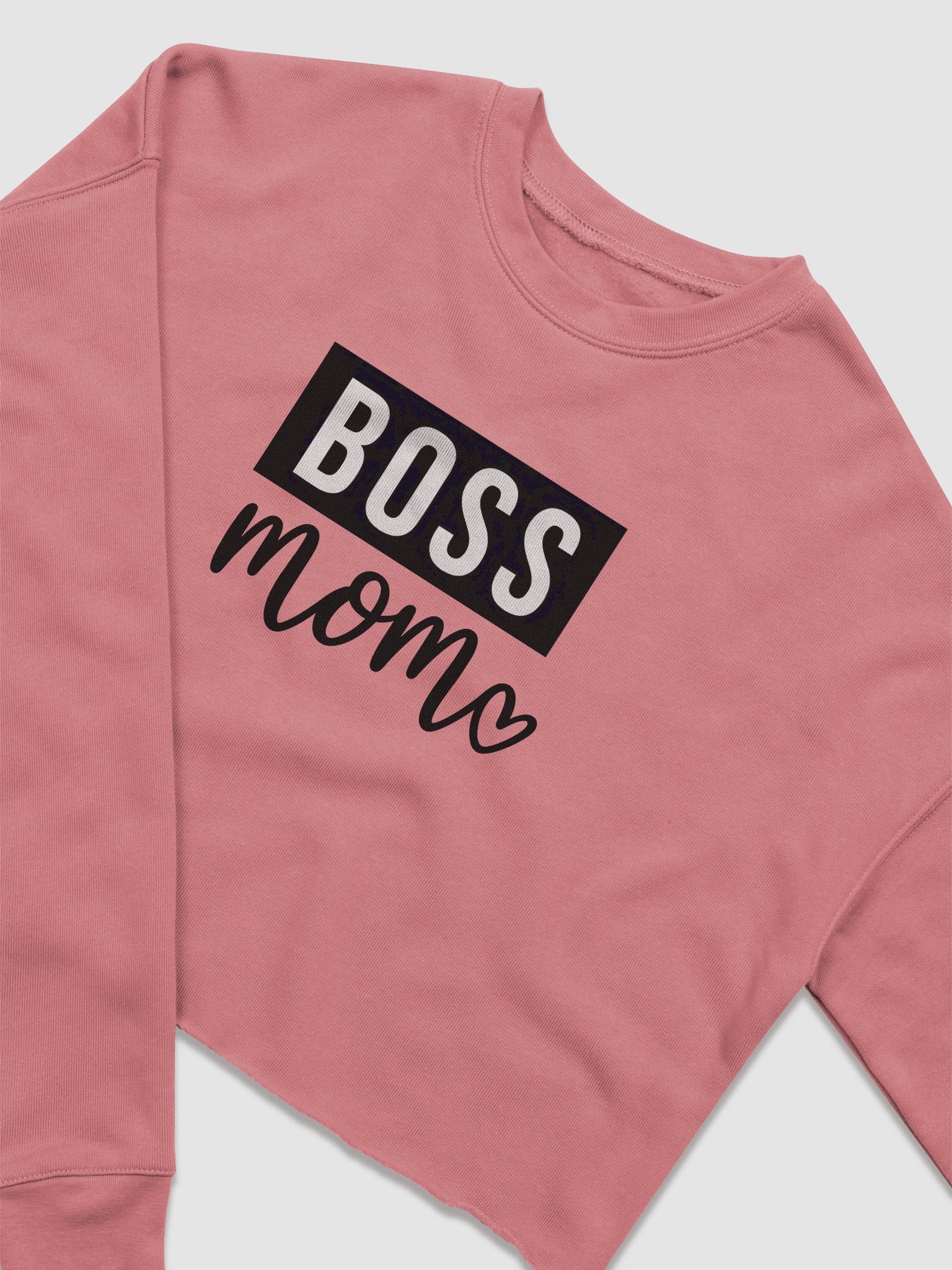 Boss Mom Crop Top – Chic Monochrome Design with Heart Script for Strong Moms product image (5)
