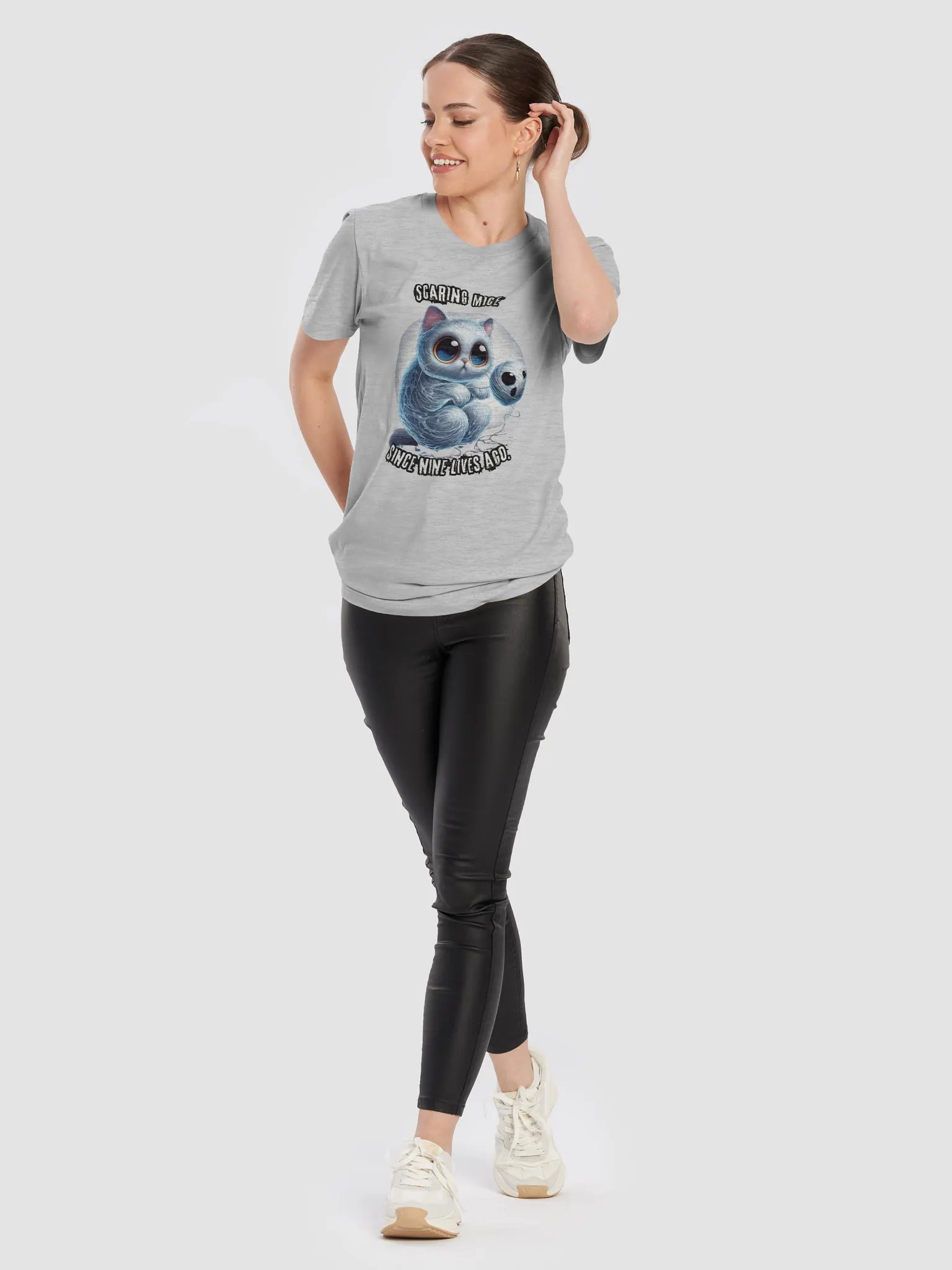 Cute 'Scaring Mice' Cat T-Shirt product image (56)