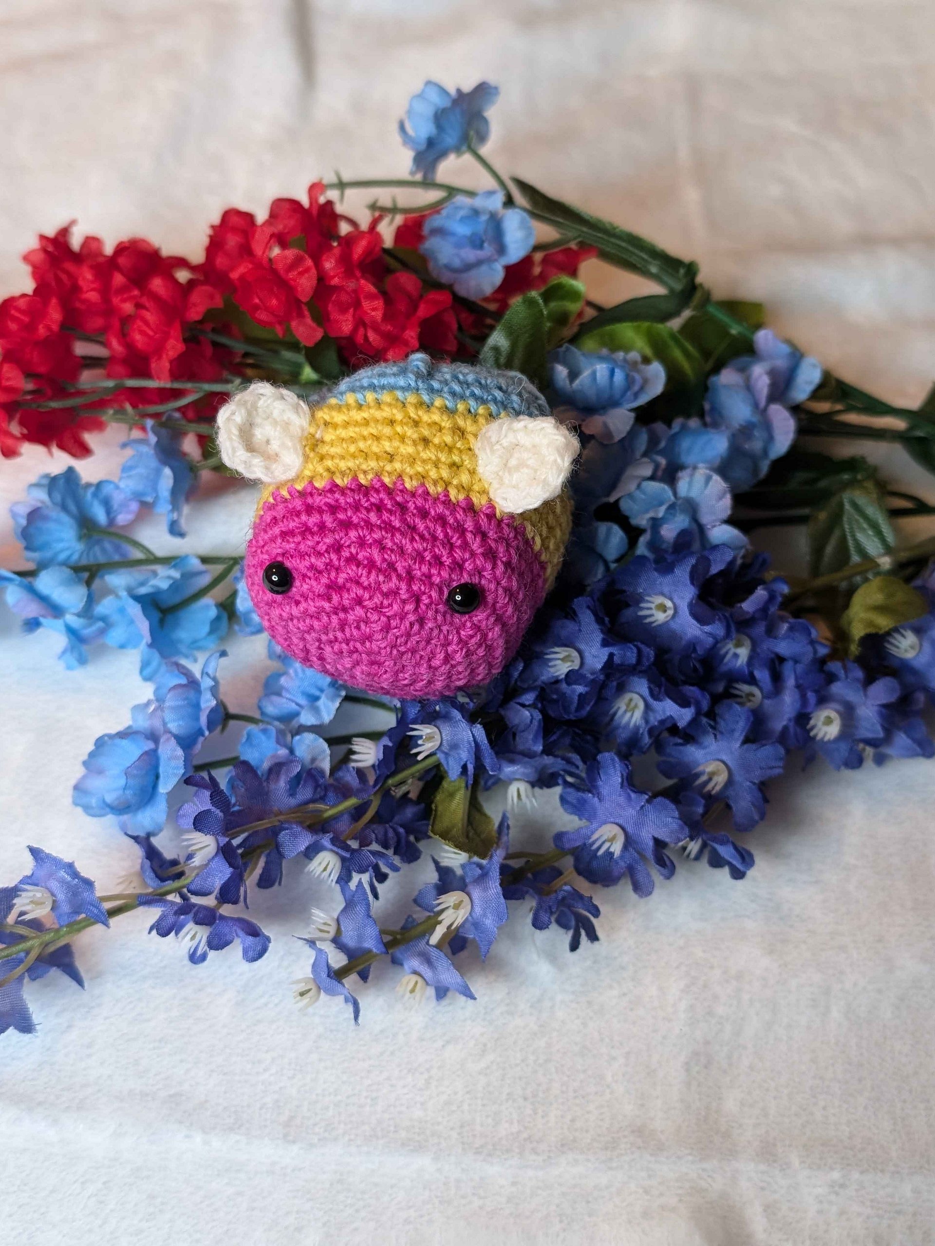 [PRE-ORDER] Pansexual Bee Plush product image (1)