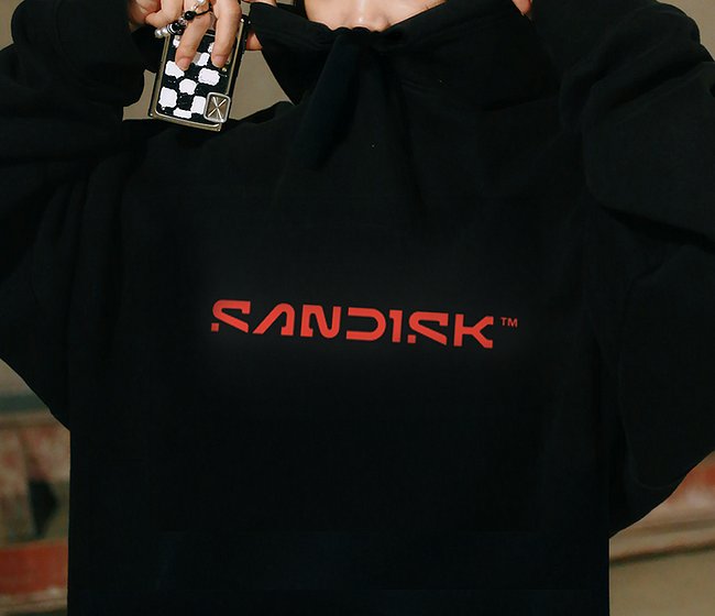 Hoodies & Sweatshirts