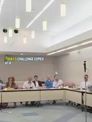 The speaker argues that today's global disorder emanates from the North Atlantic, where capitalism is in decline and trying to hold onto power. In contrast, China and the Western Pacific are becoming a calm center. A key indicator: where the U.S. was once the most important trading partner for most economies, China now holds that position. #China #GlobalTrade #Capitalism #Geopolitics #WorldEconomy
