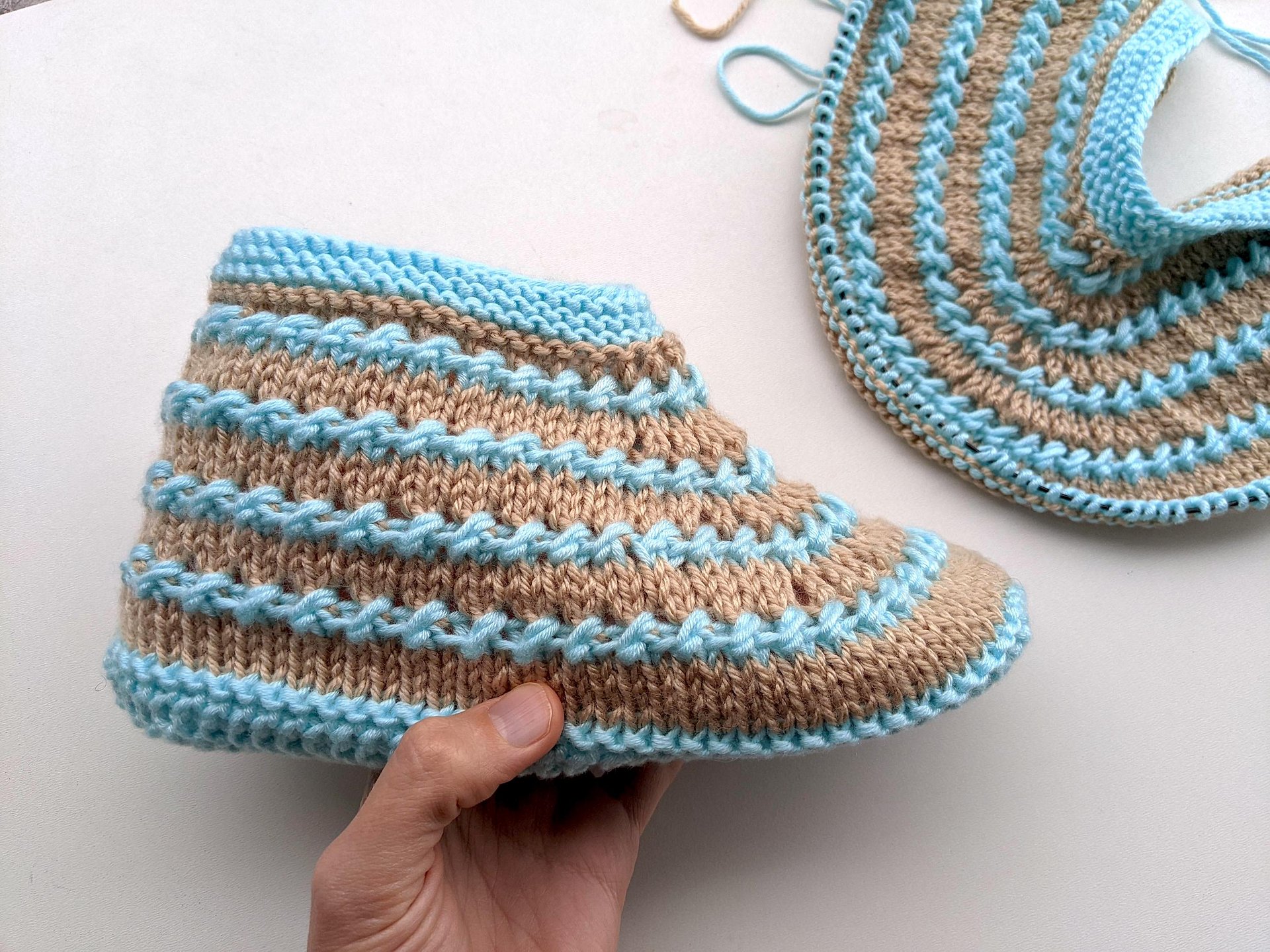 Flat Knit Slipper Booties Pattern product image (5)