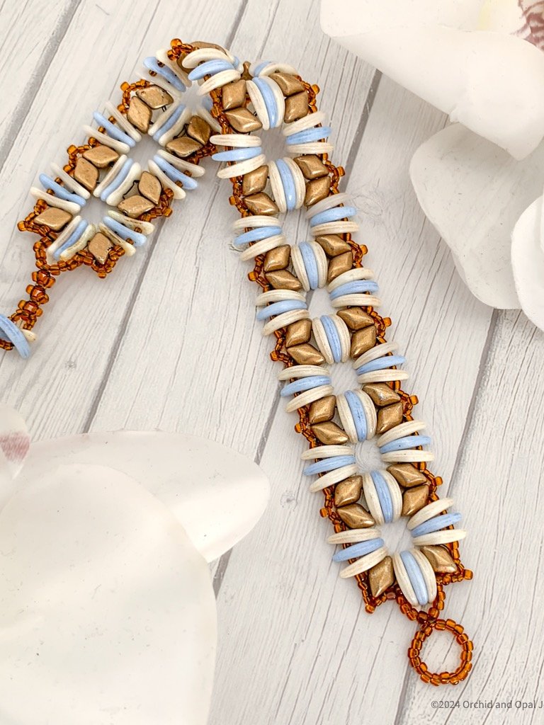 Operetta Beaded Bracelet - Gold, Cream product image (2)