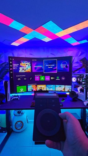 Samsung ark 55in monitor UNBOXING 🤯 this is a beast🔥
the best monitor i've had so far, simply amazing
4k 165Hz and 1000R curv...