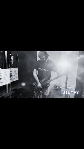 STUMPY on guitar & vocals 🎸🎙️