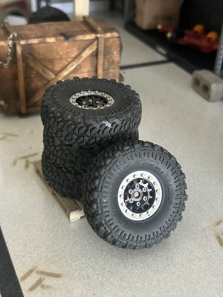 rc4wd wheels / LGRP tires product image (1)