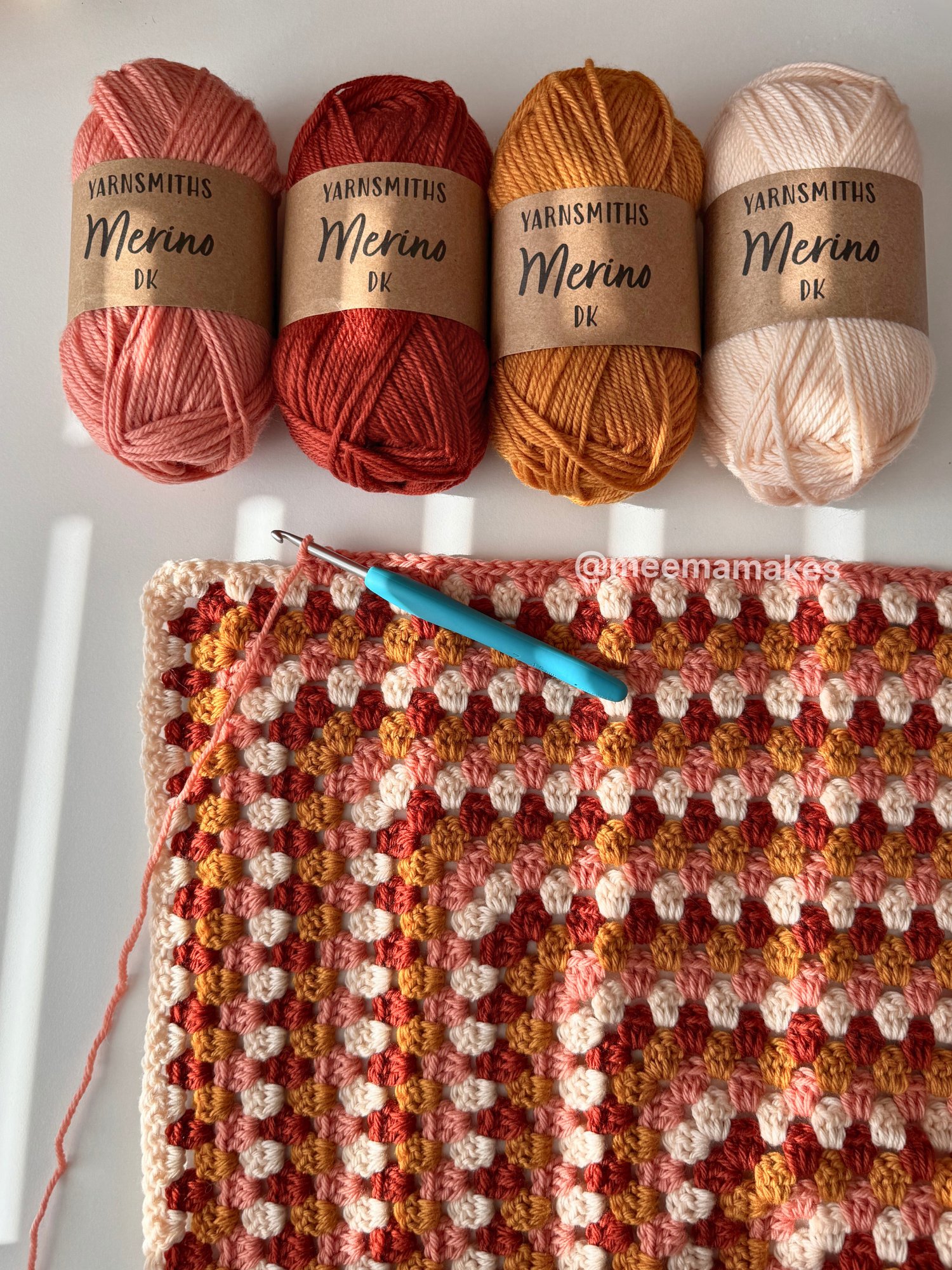 Granny Love Shawl product image (4)