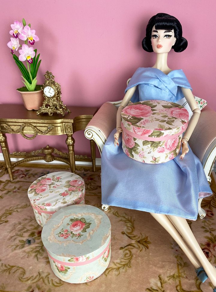 1:6 scale printable PDF hatboxes for 12" fashion dolls product image (2)