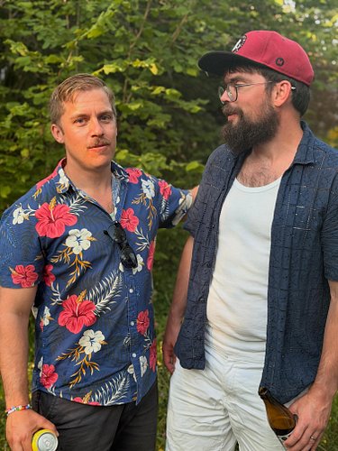 Mattis 40-årsfest. Fredrik hann åka innan fotot togs. Väldigt trevlig kväll! Många bidrag till Ukraina i present, bla flera t...
