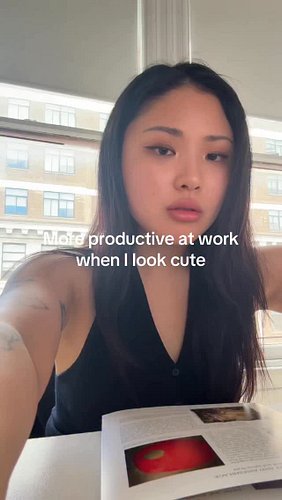 I’m a 💼working girl💼 now