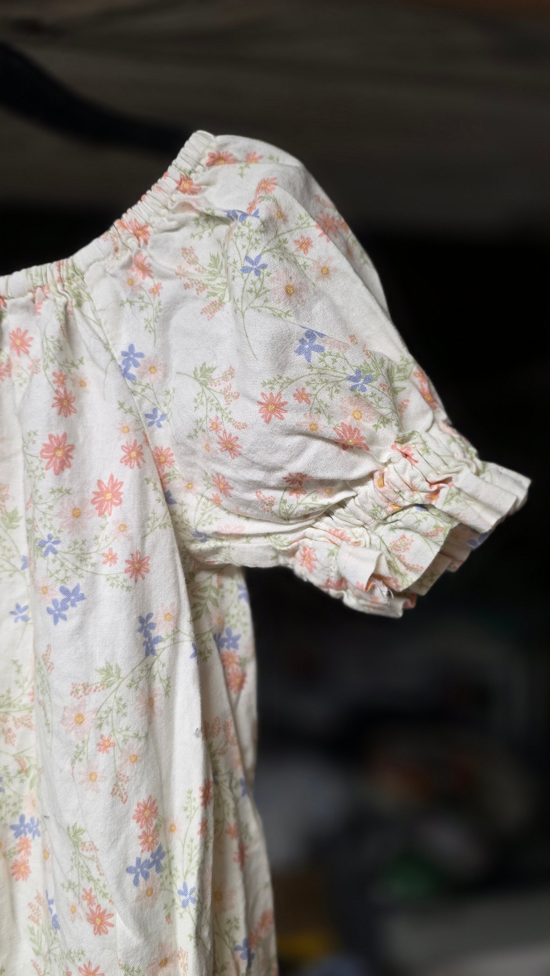 HANDMADE Cream - Size 4 - USED - Flowers & lace dress product image (2)