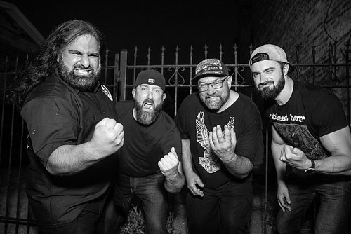 Family Dinner

📸: @brxanphoto 

👤: @trentzuberi / @smturnbull30 / @gupsdrums / @scratchnshred 

#HEMI #HEMIMUSIC #heavymetal ...