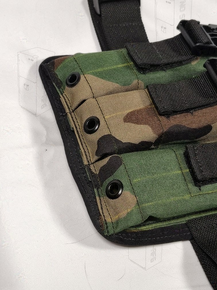 'Ready to ship' Gen-1 Drop leg MP5 Pouch, Woodland/black product image (4)