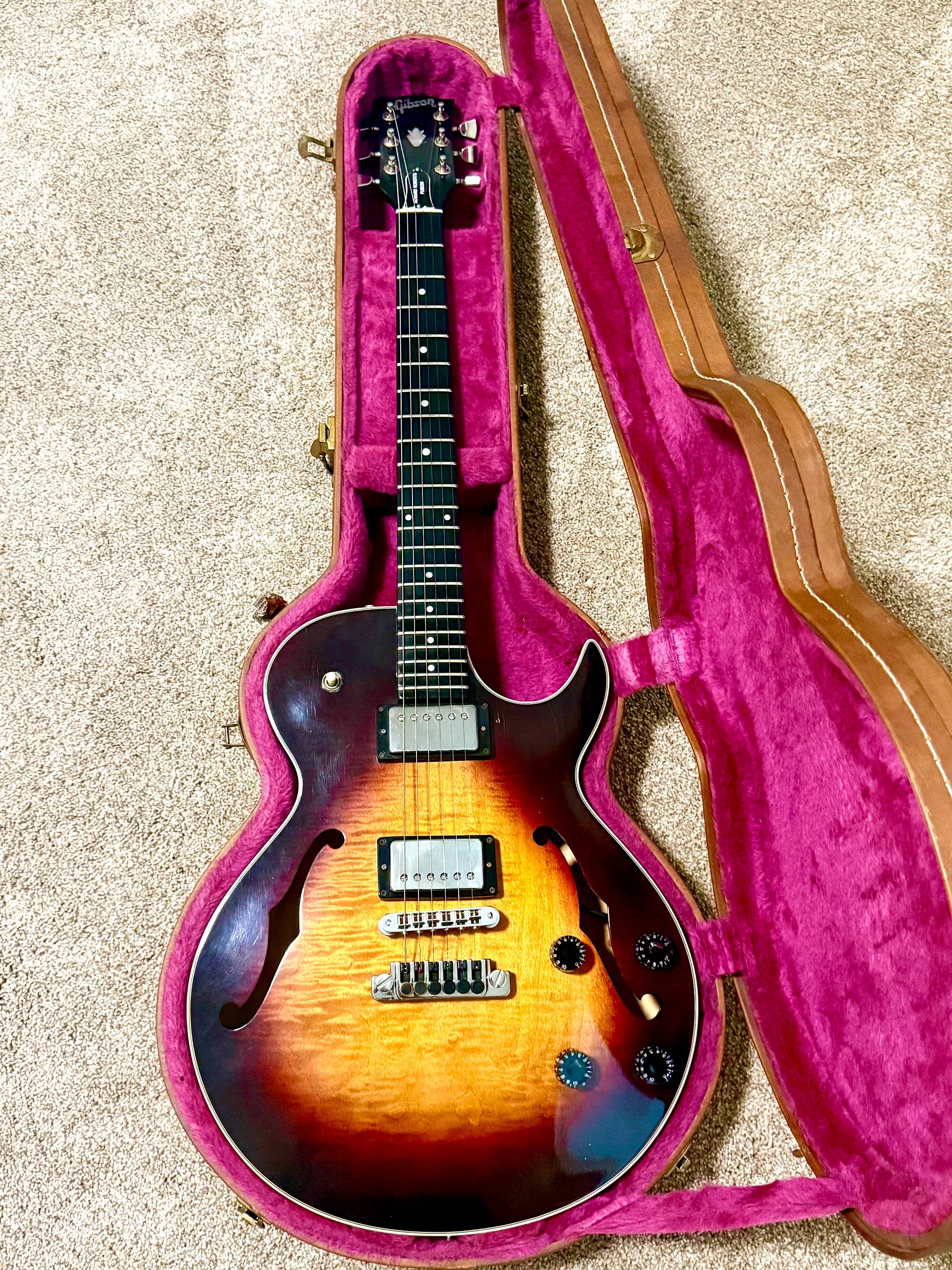 1982 Gibson "HOWARD ROBERTS FUSION #1" Tobacco Burst + OHSC product image (5)