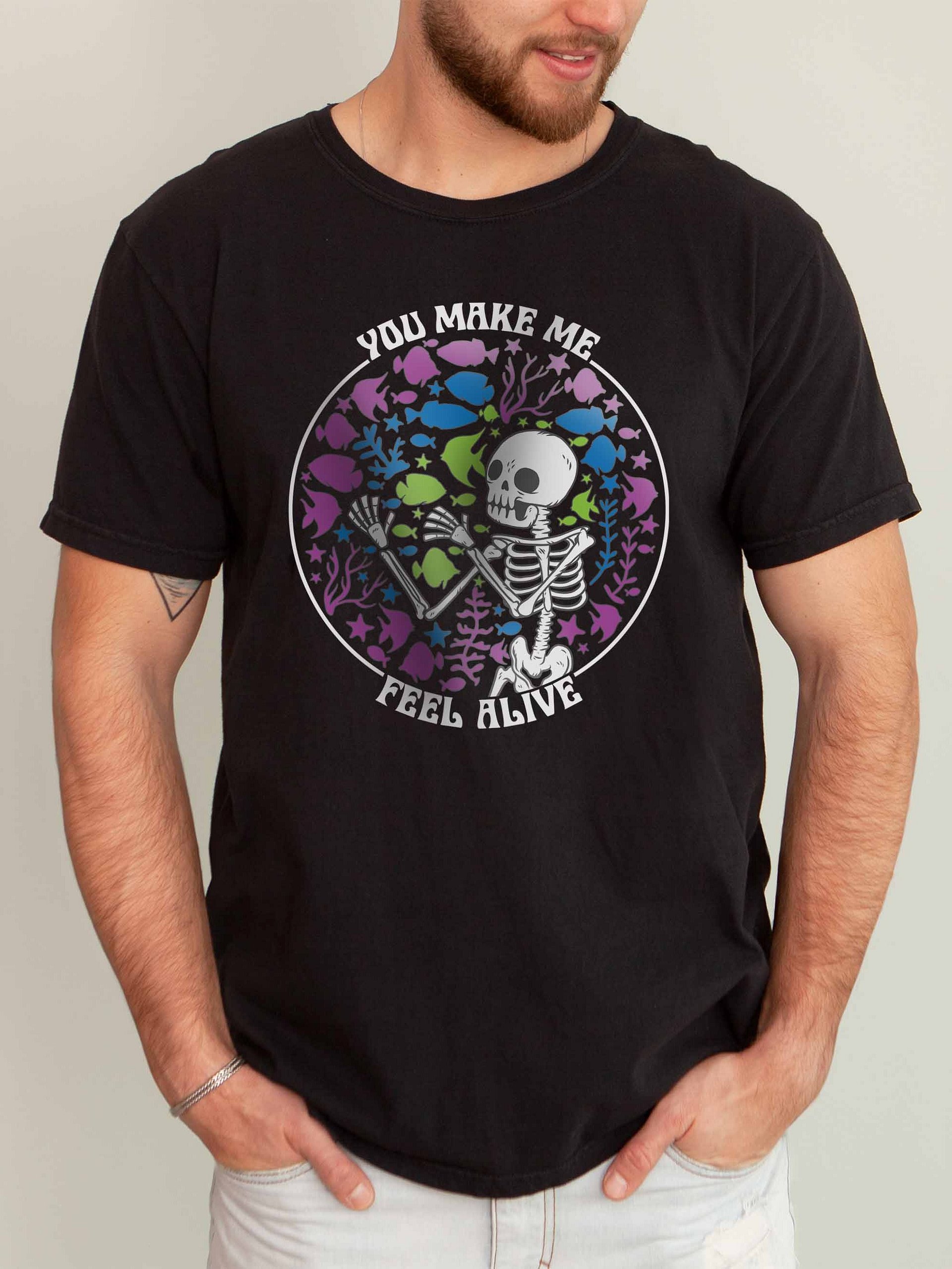 You Make Me Feel Alive Reef Tank Shirt – Funny Skeleton Aquarium Lover Tee product image (2)