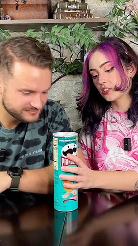 Tasting every pringles flavor! Pt 2, you know where to find the full thing ;) #pringles #tastetest #chips #foodreview #review
