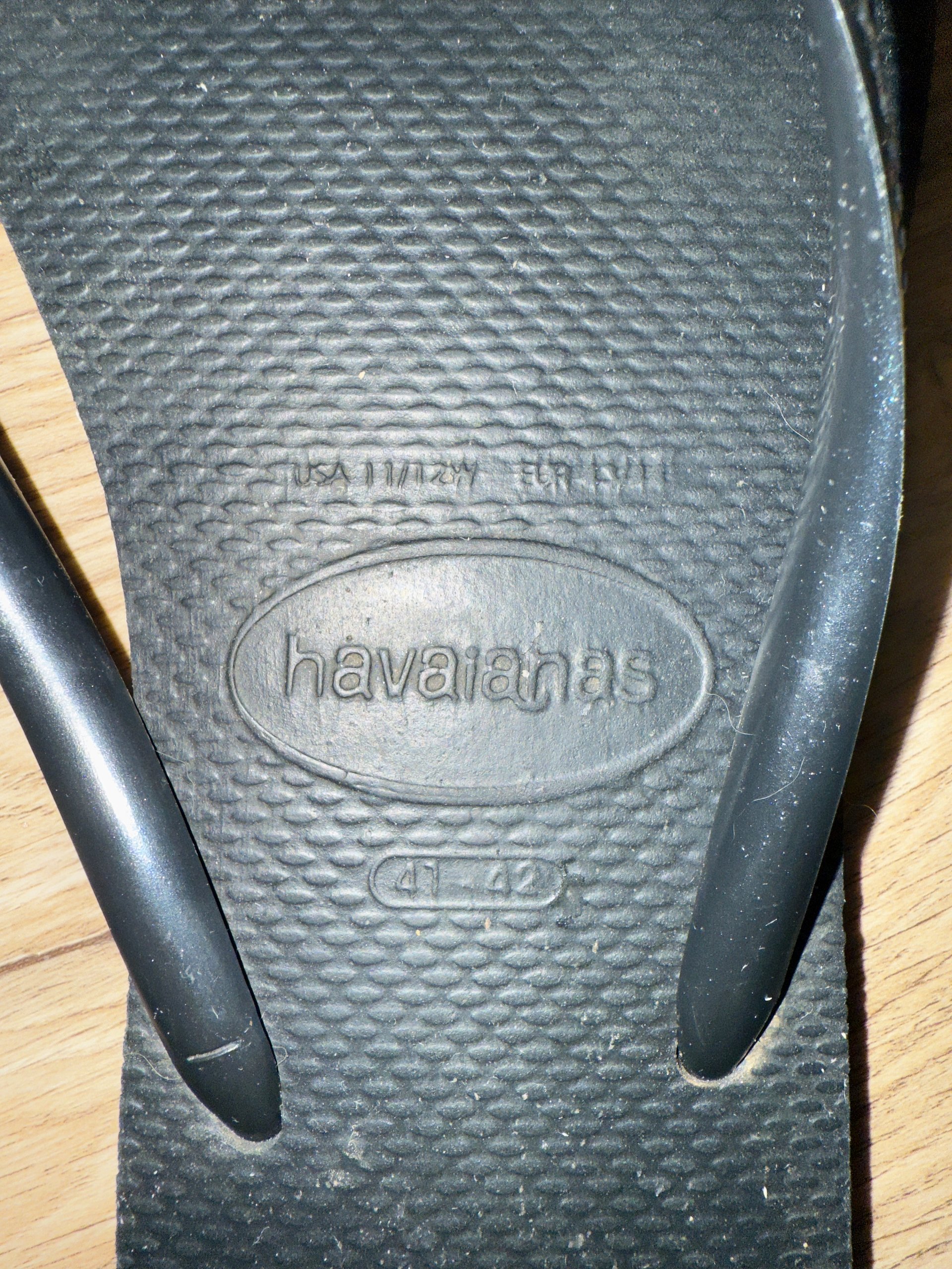 Classic Black Havaianas product image (2)