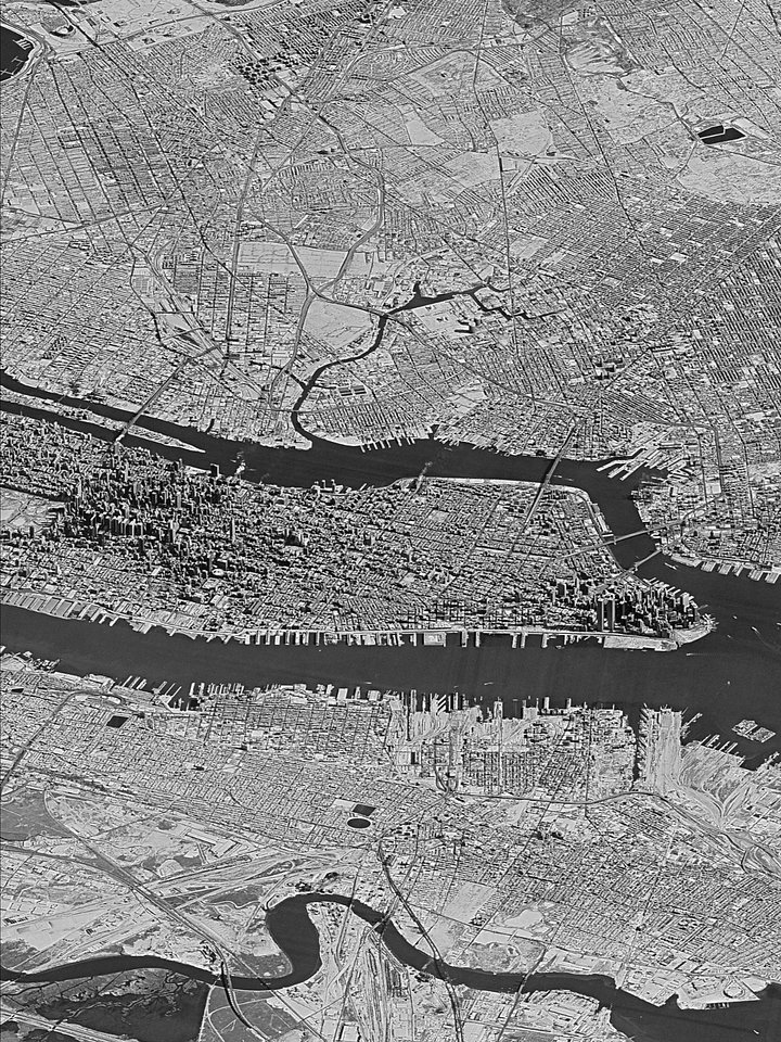 New York City (1974) Declassified Spy Satellite Picture (Poster - Portrait) product image (1)